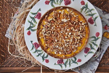 Nutty pie with a light butternut filling